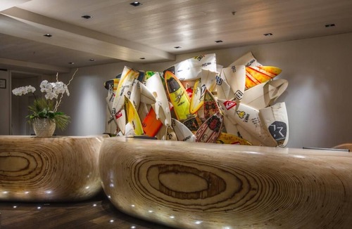 Waikiki Resort | Awesome Deal! 3 Stunning Partial Ocean VIew Units for Families, Pools, Bar