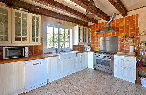 Saint-Jean-de-Maruejols-et-Avejan House | Awesome home in Saint-Jean-de-Maruéjol