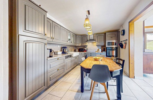 Saint-Oradoux-de-Chirouze House | Awesome home in Saint-Oradoux-de-Chiro