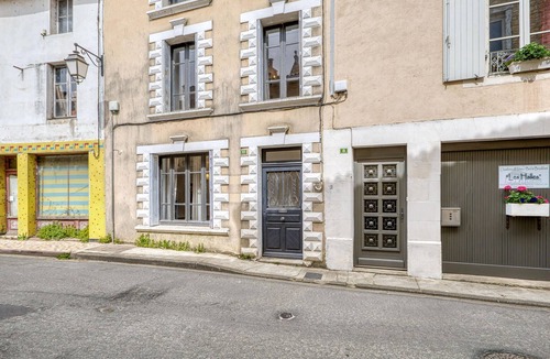 Verteuil-sur-Charente House | Awesome home in Verteuil-sur-Charente