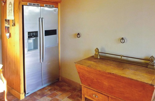 Saint-Martin-de-Crau House | Awesome home in Saint Martin De Crau
