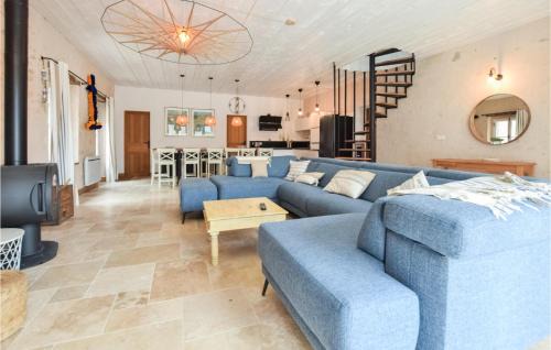 Saint-Vaast-la-Hougue House | Awesome Home In Saint-Vaast-La-Hougue