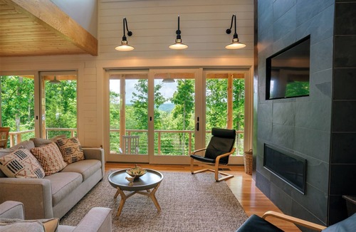 Saint Joe House | Awesome Home at Sky Hawk Ridge, a 185-Acre Refuge, ONE MILE to Buffalo River