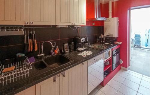 Grand-Fort-Philippe House | Awesome Home In Grand-Fort-Philippe With Wifi