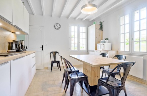 Omonville-la-Rogue House | Awesome home in Omonville-la-Rogue with WiFi