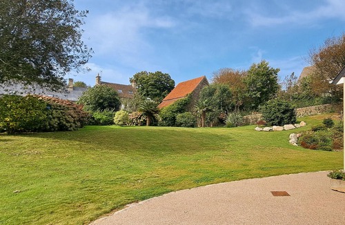 Omonville-la-Rogue House | Awesome home in Omonville-la-Rogue with WiFi