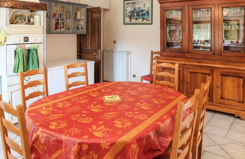 Rochefort-du-Gard House | Awesome home in Rochefort-du-Gard