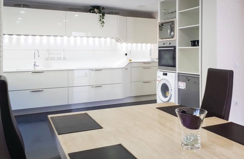 Arroyomolinos House | Awesome home in Arroyomolinos