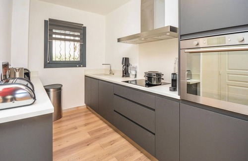 Aigues-Mortes House | Awesome home in Aigues-Mortes