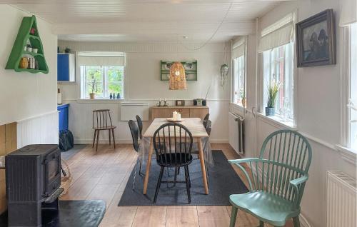 Pedersker House | Awesome Home In Aakirkeby With Wifi