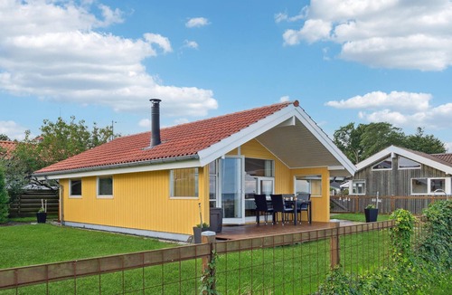 Allingabro House | Awesome home in Allingåbro with kitchen