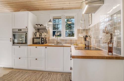 Allingabro House | Awesome home in Allingåbro with kitchen