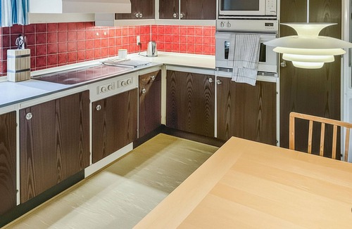 Allingabro House | Awesome home in Allingåbro with WiFi