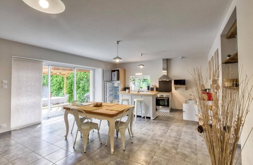 Baraqueville House | Awesome home in Baraqueville with WiFi