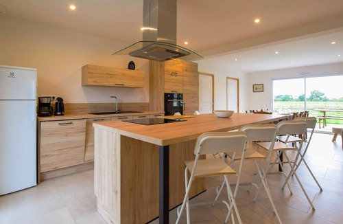 Bacilly House | Awesome home in Bacilly with WiFi