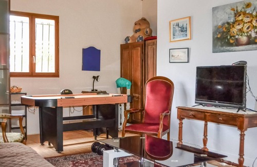Baurech House | Awesome home in Baurech with WiFi