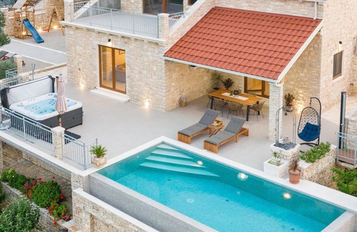 Prigradica House | Awesome home in Blato