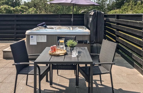 Ho House | Awesome home in Blåvand with sauna