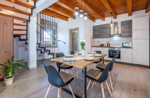 Jursici House | Awesome home in Brscici with WiFi