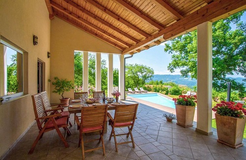 Sveti Martin House | Awesome home in Buzet