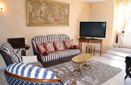 Canals House | Awesome home in Canals w/ 2 Bedrooms