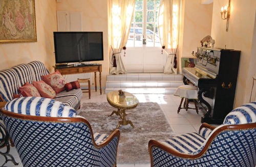 Canals House | Awesome home in Canals w/ 2 Bedrooms