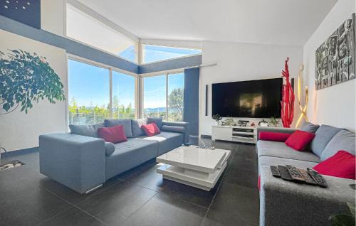 Caveirac House | Awesome Home In Caveirac