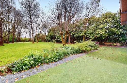 Chey House | Awesome home in Chey with kitchen