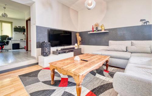 Coursac House | Awesome Home In Coursac