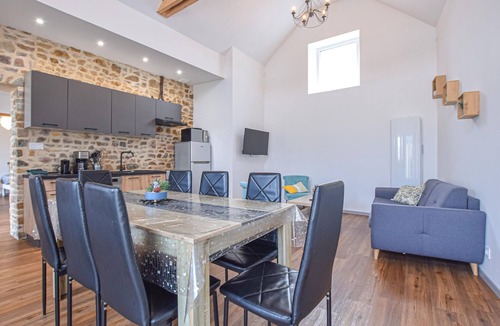 Creances House | Awesome home in CREANCES with WiFi