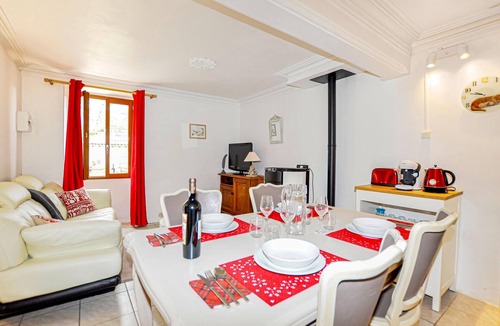 Dun House | Awesome home in Dun with WiFi