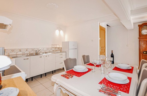 Dun House | Awesome home in Dun with WiFi