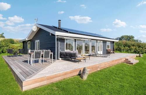 Helnæs By House | Awesome home in Ebberup with kitchen