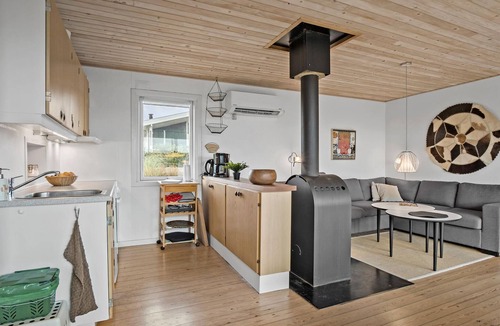 Helnæs By House | Awesome home in Ebberup with WiFi