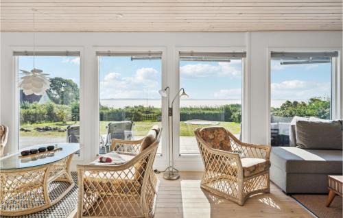 Helnæs By House | Awesome Home In Ebberup With Kitchen