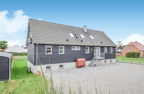 Vibæk Strand House | Awesome home in Ebeltoft with sauna