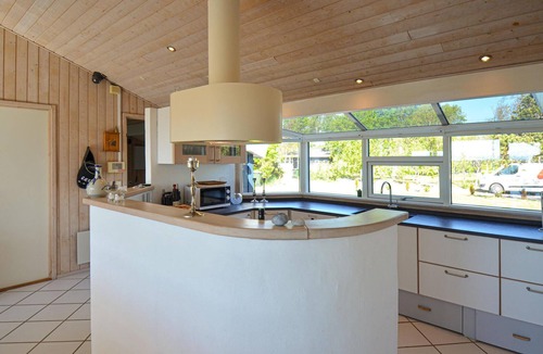 Øer Strand House | Awesome home in Ebeltoft with WiFi