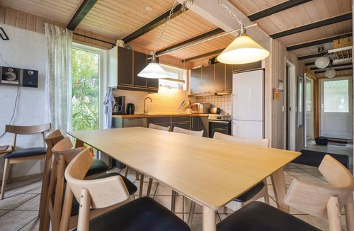 Øer Strand House | Awesome home in Ebeltoft with kitchen