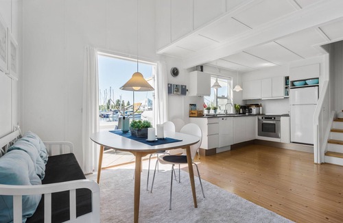 Øer Strand House | Awesome home in Ebeltoft with sauna