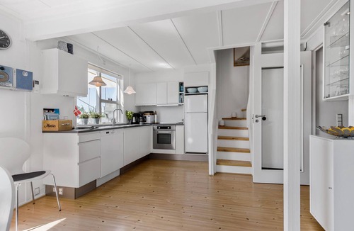 Øer Strand House | Awesome home in Ebeltoft with sauna