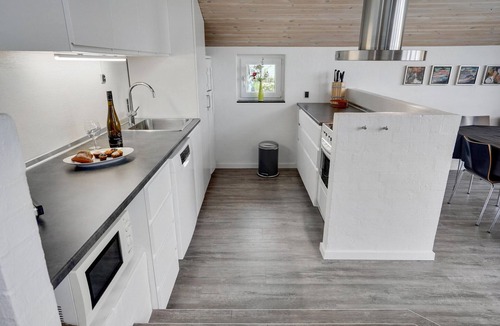 Øer Strand House | Awesome home in Ebeltoft with sauna