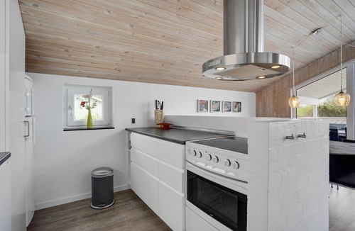 Øer Strand House | Awesome home in Ebeltoft with sauna