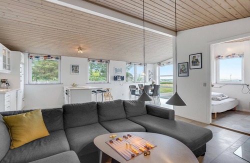 Øer Strand House | Awesome home in Ebeltoft with house sea view