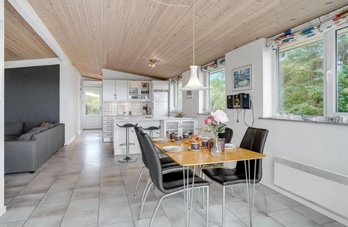 Øer Strand House | Awesome home in Ebeltoft with house sea view