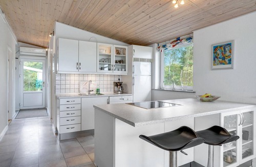 Øer Strand House | Awesome home in Ebeltoft with house sea view