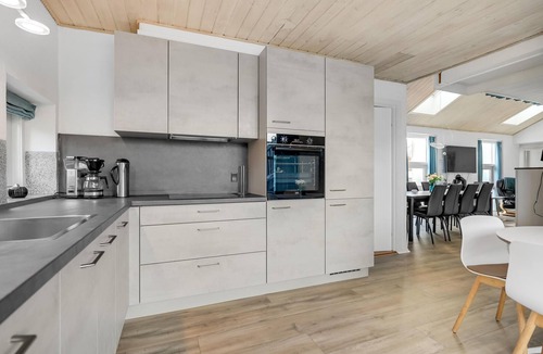 Vibæk Strand House | Awesome home in Ebeltoft with sauna