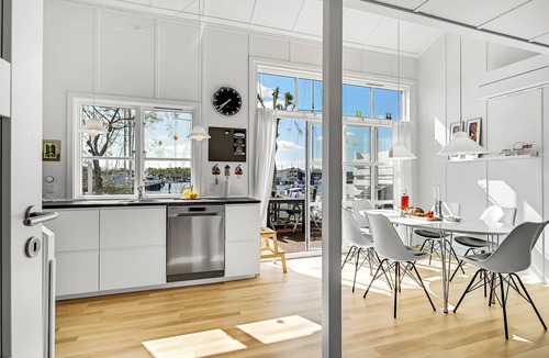 Øer Strand House | Awesome home in Ebeltoft with sauna