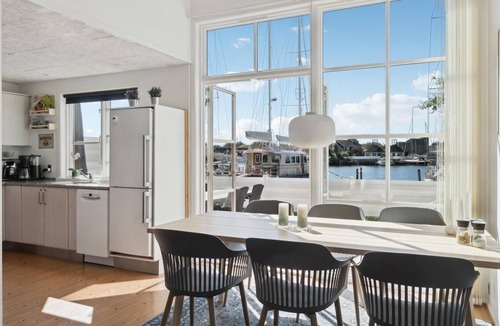 Øer Strand House | Awesome home in Ebeltoft with sauna