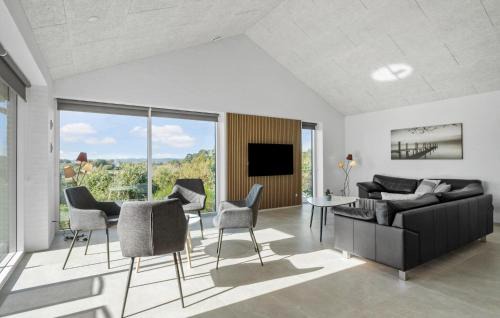 Syddjurs Kommune House | Awesome Home In Ebeltoft With Sauna