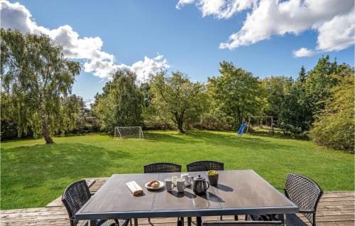 Øer Strand House | Awesome Home In Ebeltoft With Kitchen